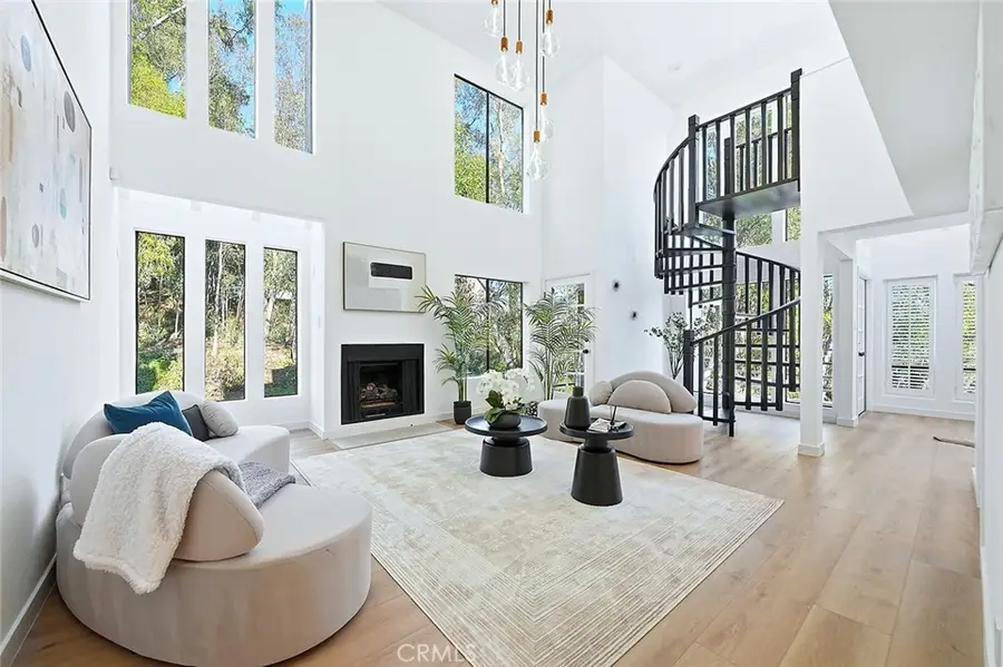 11601 Montana Ave #7, Los Angeles, CA 90049 - #2