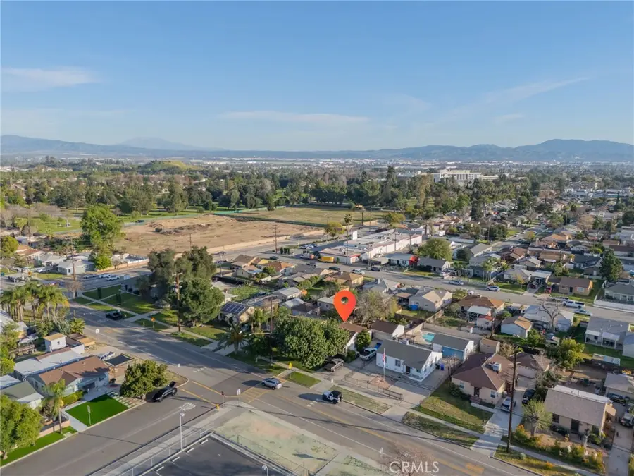 263 E 28th Street, San Bernardino, CA 92404 - #3