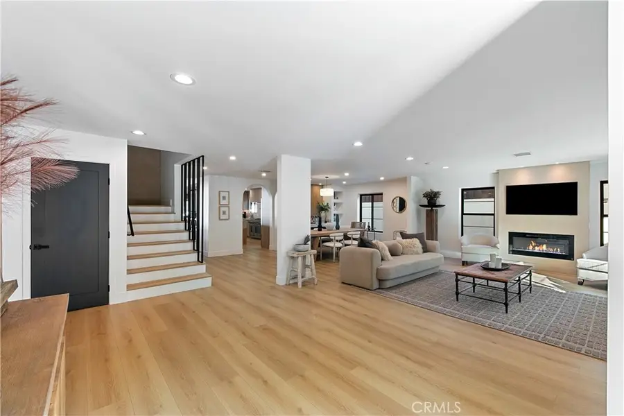 22269 Avenue San Luis, Woodland Hills, CA 91364 - #3