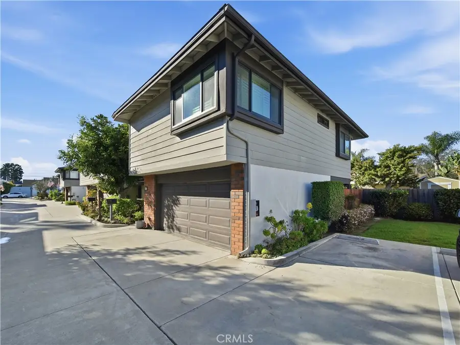 324 Sydney, Costa Mesa, CA 92627 - #2