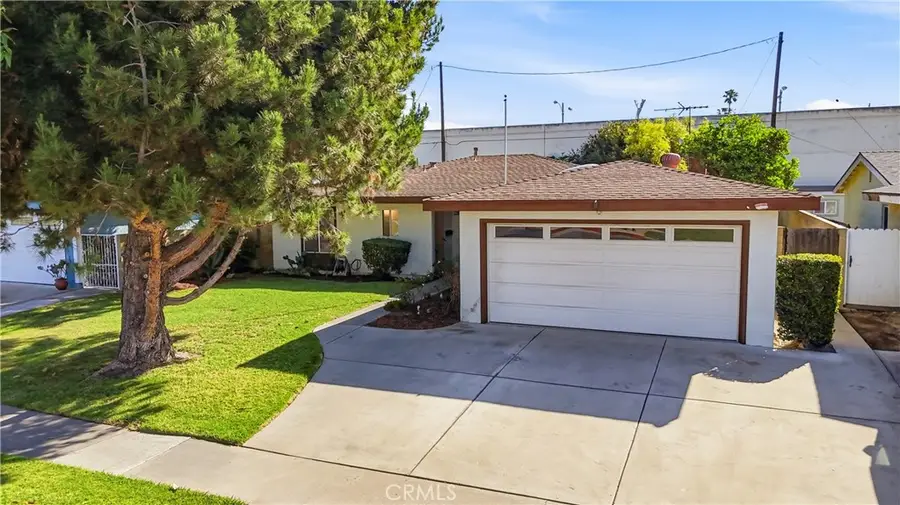 915 S Dennis, Santa Ana, CA 92704 - #3