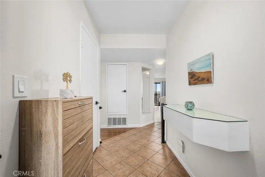 1425 E 2nd Street #301, Long Beach, CA 90802 - #2