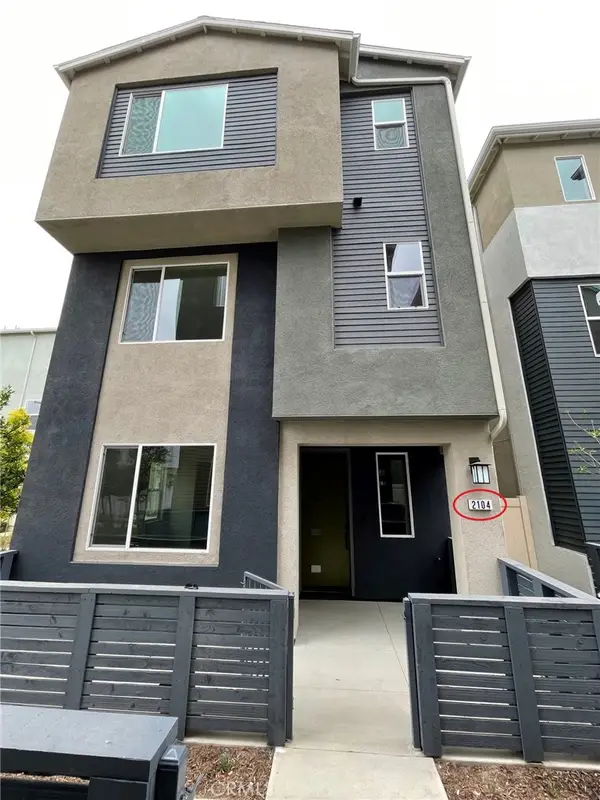 2104 Lacy Crossing Drive, Santa Ana, CA 92701