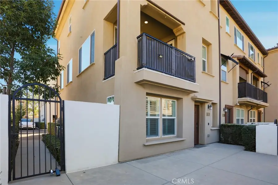 811 N Dalton Avenue #105, Azusa, CA 91702 - #3