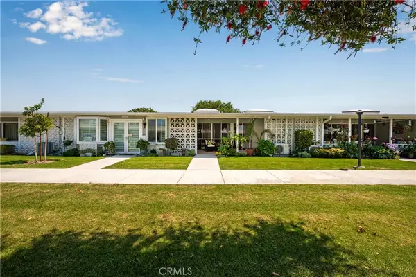 1564 Merion Way #34J, Seal Beach, CA 90740