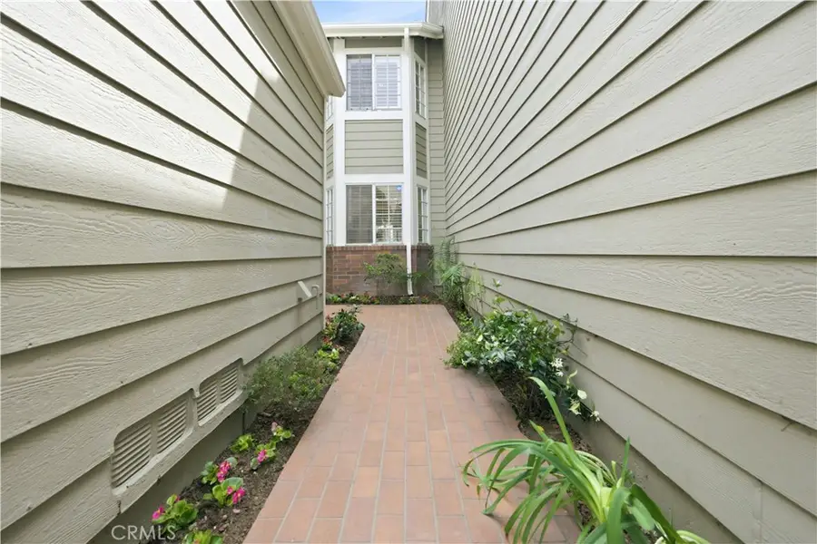 510 S Stoneham Court #102, Long Beach, CA 90803 - #2