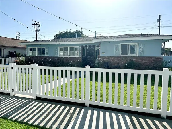 3161 Hackett, Long Beach, CA 90808