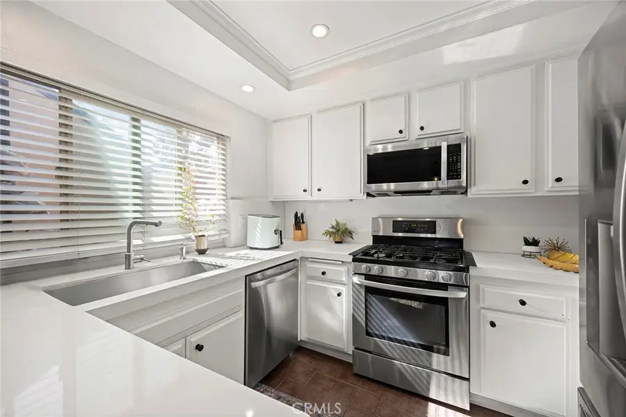 7851 Southlake #5, Huntington Beach, CA 92647 - #2