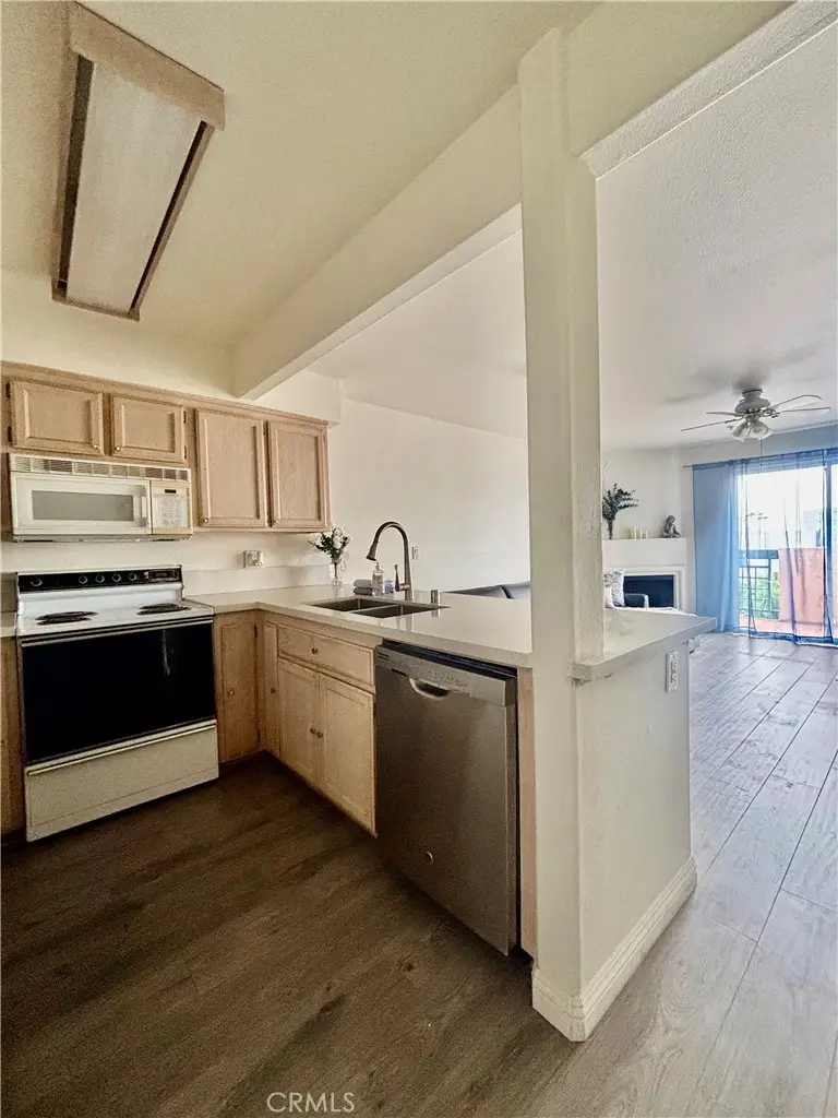 11410 Brookshire #421, Downey, CA 90241 - #2