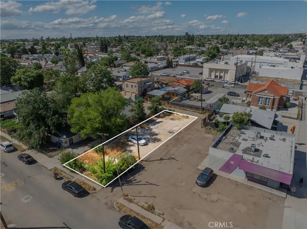 106 Woodrow Avenue, Bakersfield, CA 93308 - #1