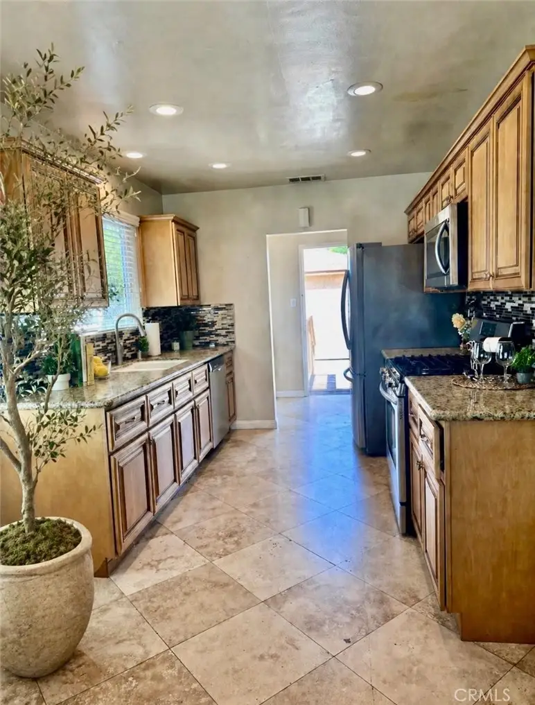 3927 Lees Avenue, Long Beach, CA 90808 - #1