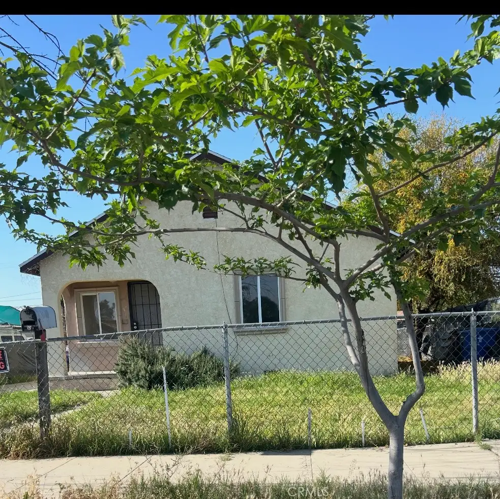1007 E 18th, Bakersfield, CA 93305 - #1