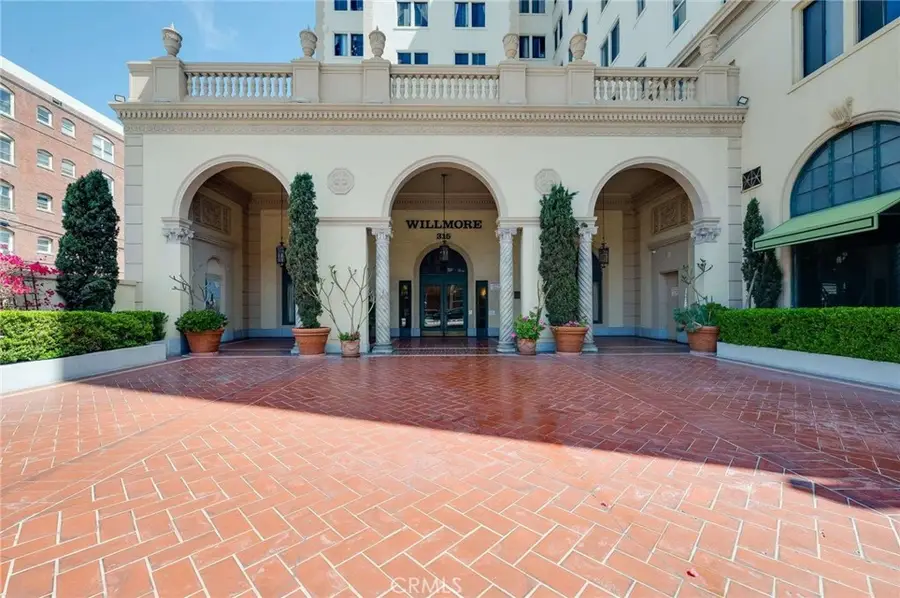 315 W 3rd, Long Beach, CA 90802 - #2