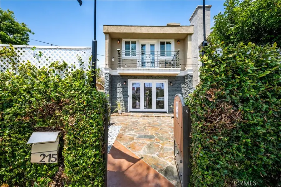 215 Knoxville Avenue, Huntington Beach, CA 92648 - #3