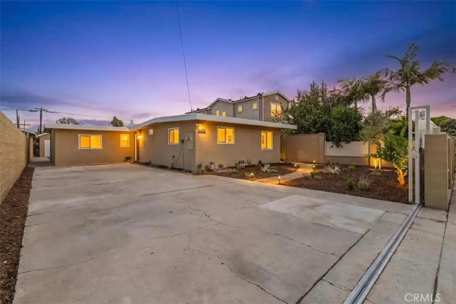 2422 W Pomona Street, Santa Ana, CA 92704 - #2