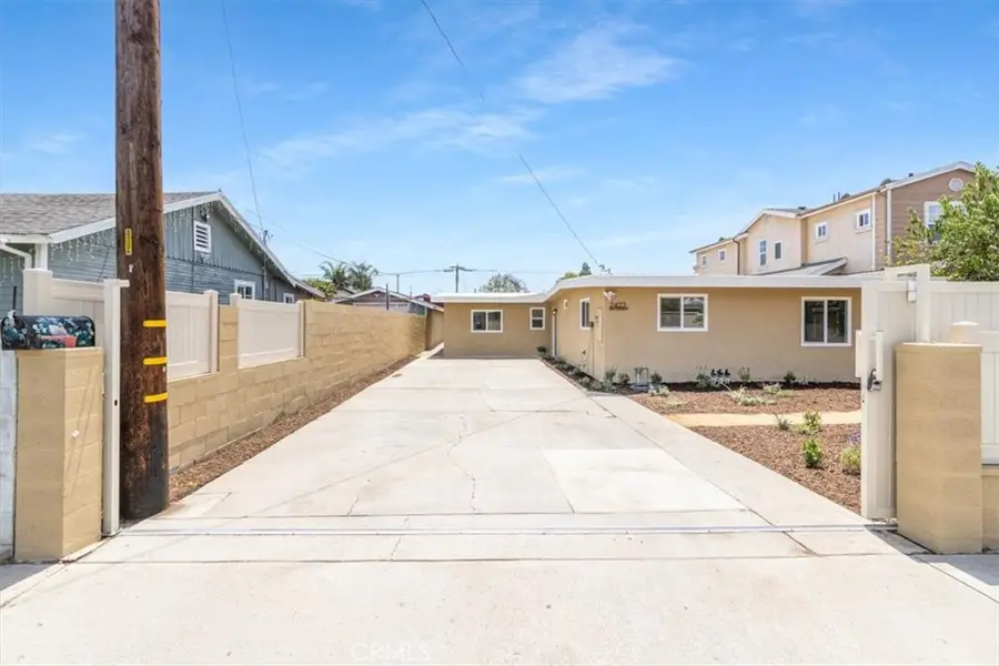 2422 W Pomona Street, Santa Ana, CA 92704 - #3