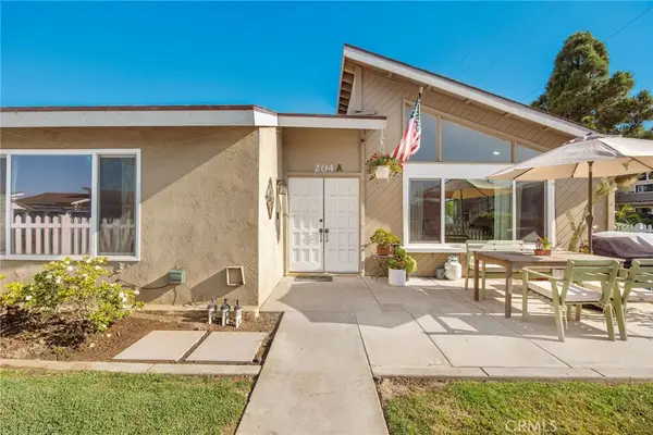 204 Springfield Avenue, Huntington Beach, CA 92648