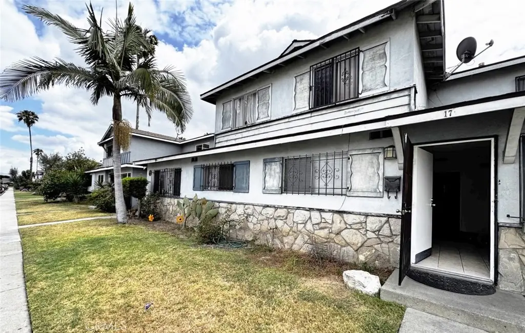 17 Scottsdale N, Carson, CA 90745 - #1