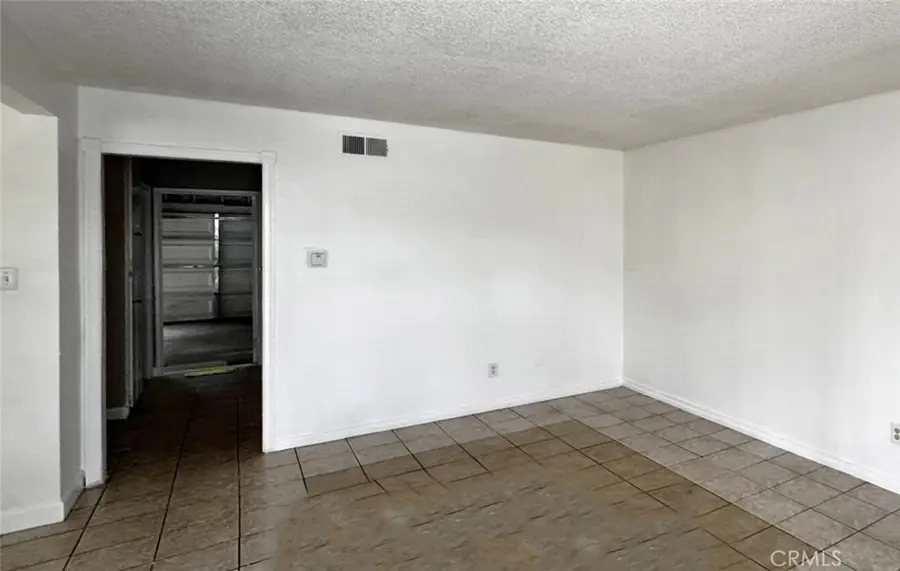17 Scottsdale N, Carson, CA 90745 - #3