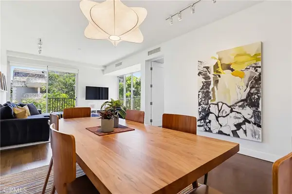 855 N Croft Avenue #302, Los Angeles, CA 90069