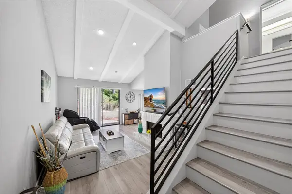 949 Creekside Drive, Fullerton, CA 92833