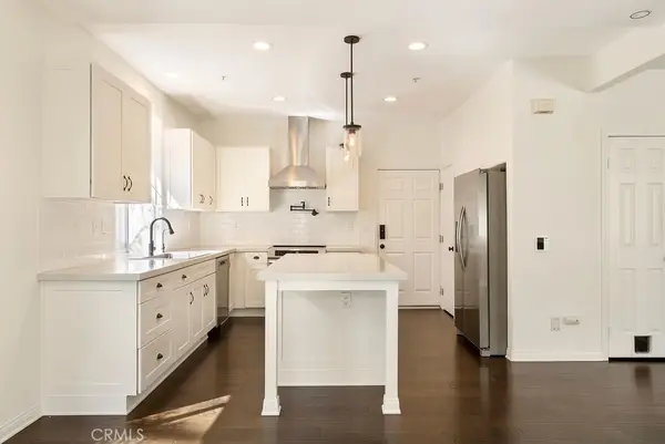 120 23rd Street #A, Costa Mesa, CA 92627