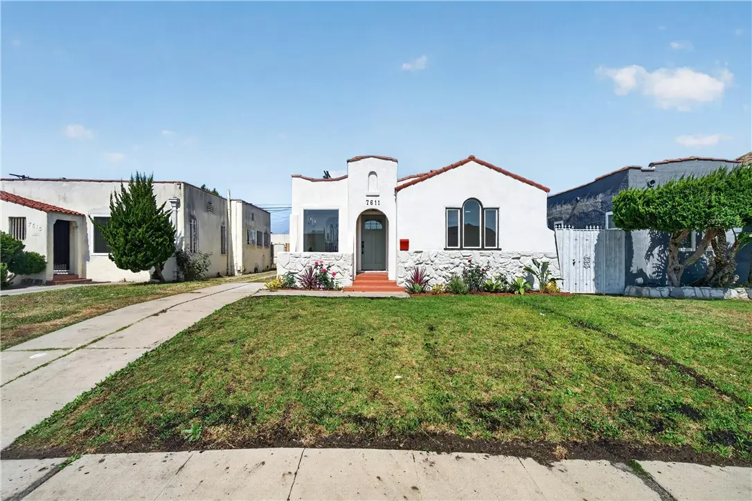7611 S Hobart, Los Angeles, CA 90047 - #1