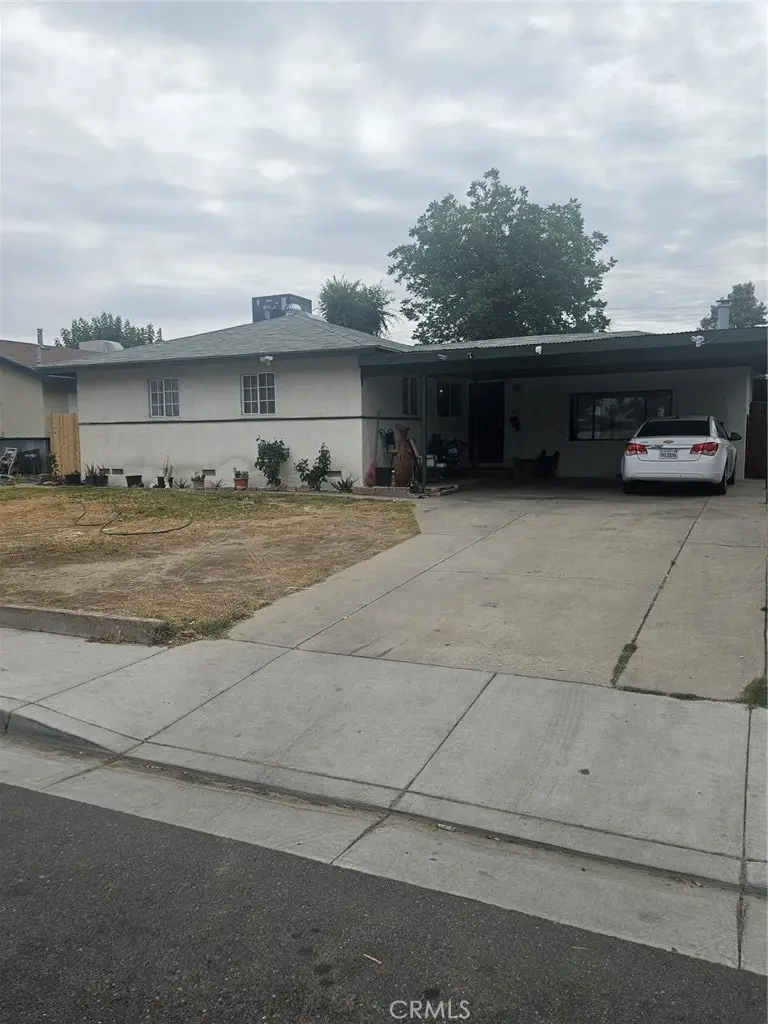 3216 Laurel, Bakersfield, CA 93304 - #3