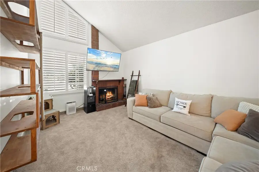 323 W Dawson Court, Glendora, CA 91740 - #2