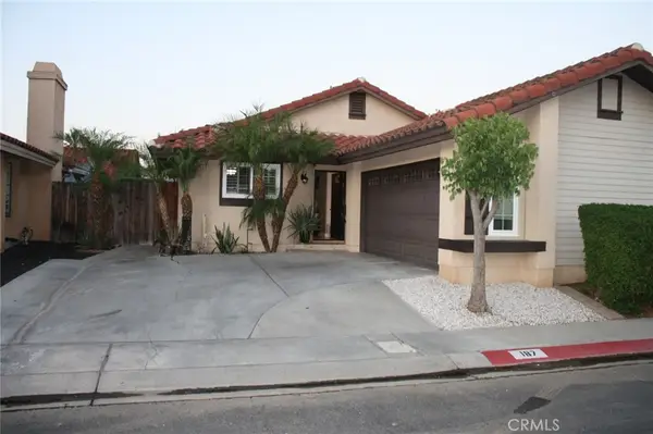 187 Mistletoe Drive, Corona, CA 92879