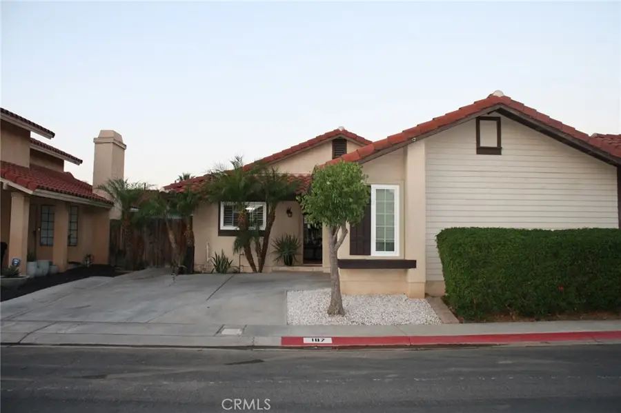 187 Mistletoe Drive, Corona, CA 92879 - #2