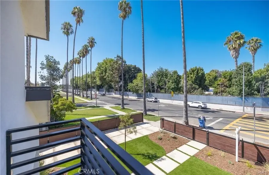 4928 8th Avenue, Los Angeles, CA 90043 - #2