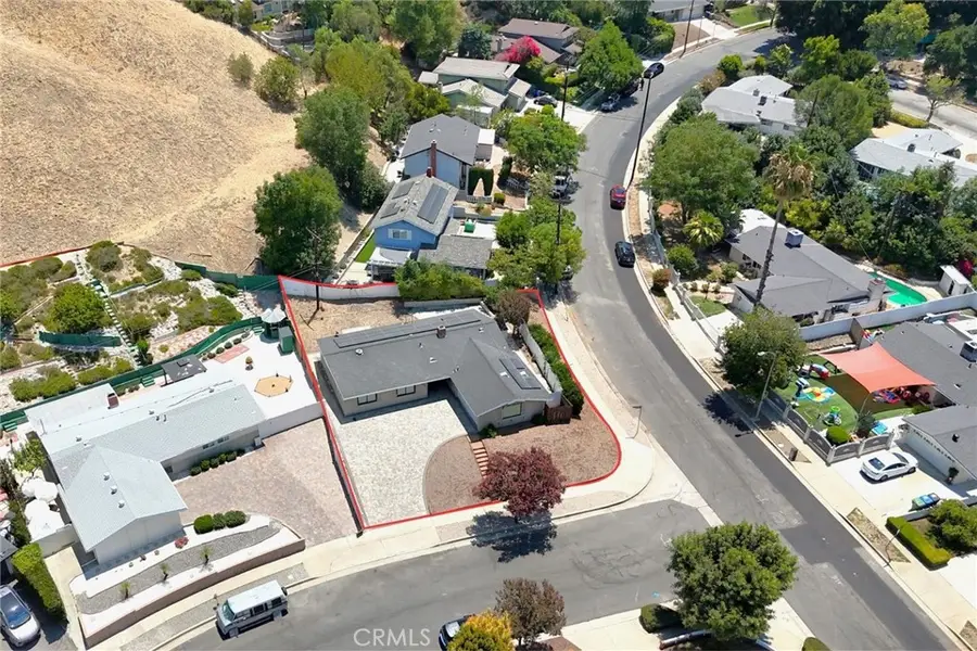 20703 Collins Street, Woodland Hills, CA 91367 - #2