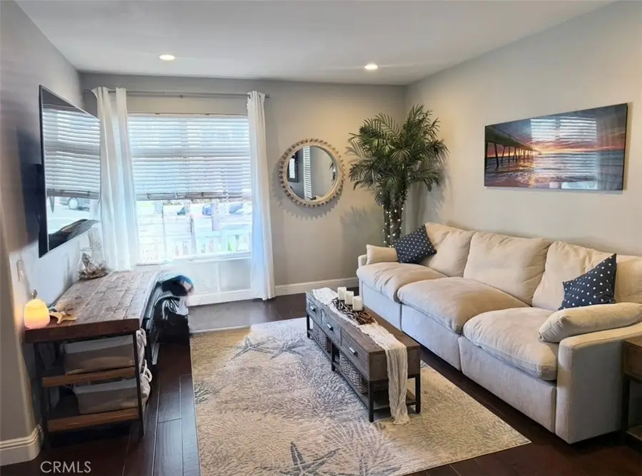 422 8th Street, Huntington Beach, CA 92648 - #2