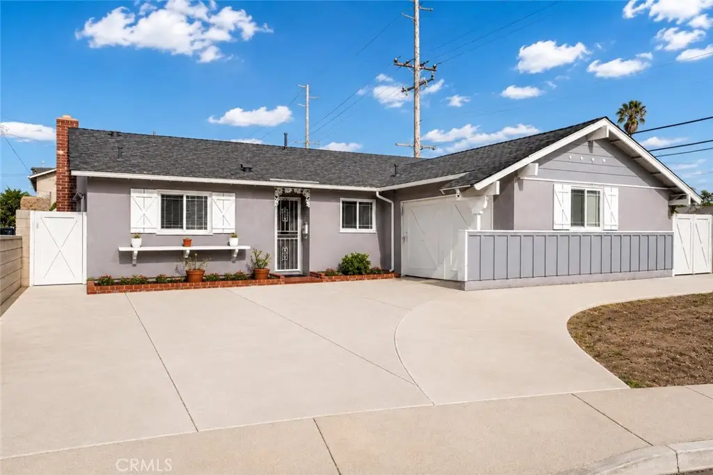 17472 Waal Circle, Huntington Beach, CA 92647 - #1