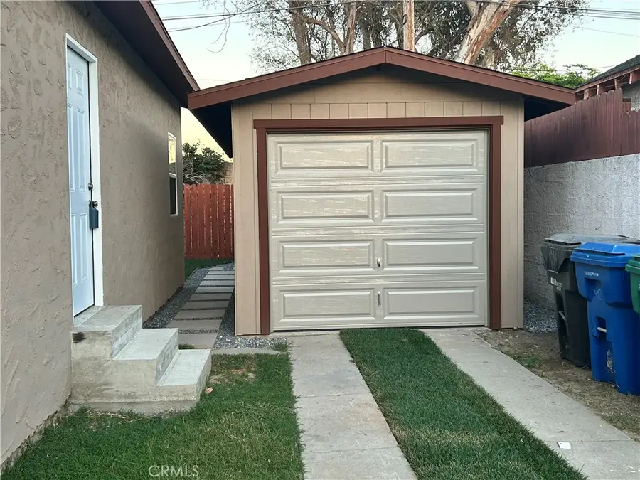 2412 Gale Avenue, Long Beach, CA 90810 - #3