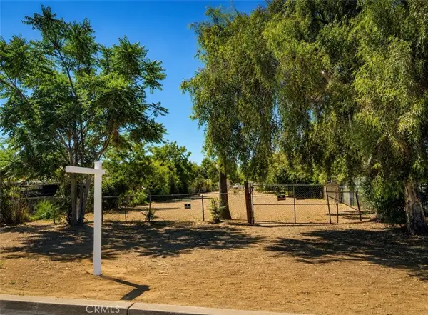 935 E 3rd, San Bernardino, CA 92410