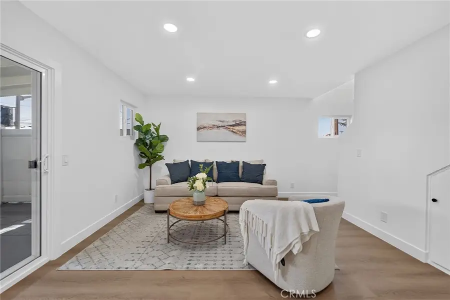 1197 E 9th, Pomona, CA 91766 - #2