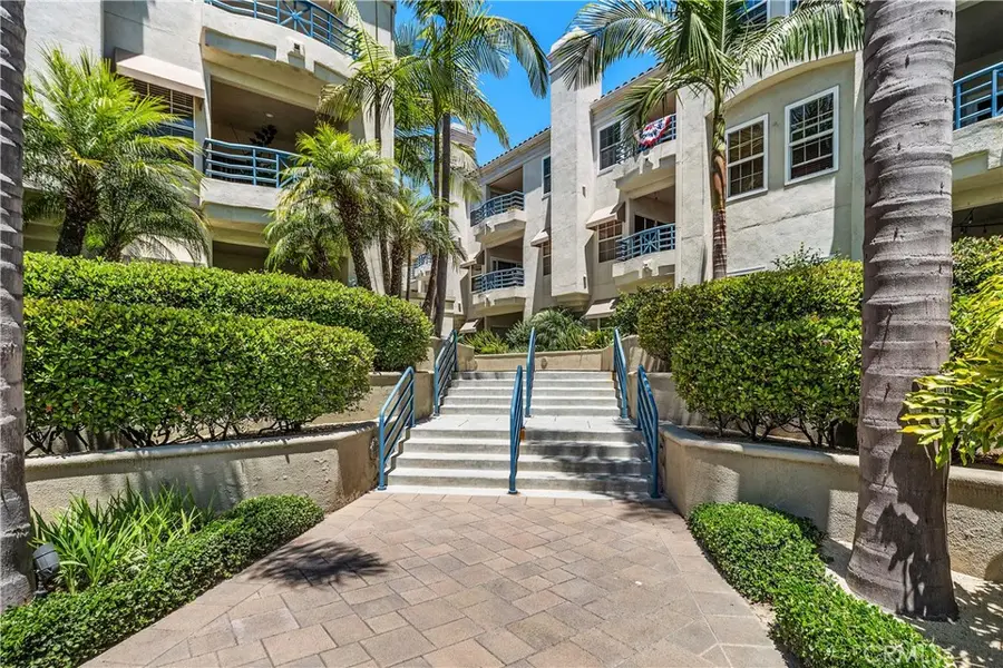 415 Townsquare Lane #308, Huntington Beach, CA 92648 - #2