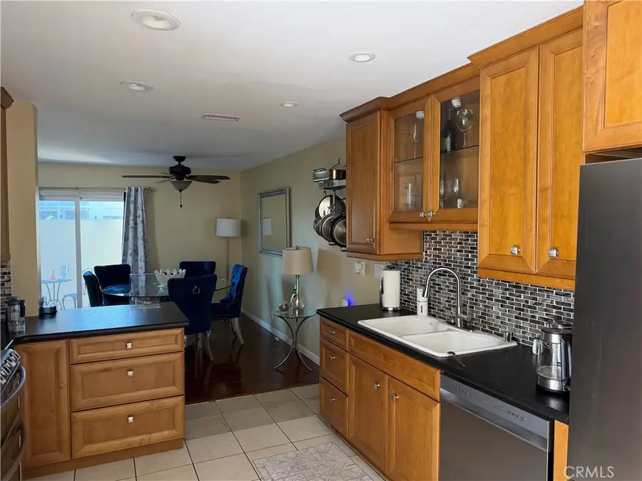 80 Almador, Irvine, CA 92614 - #3