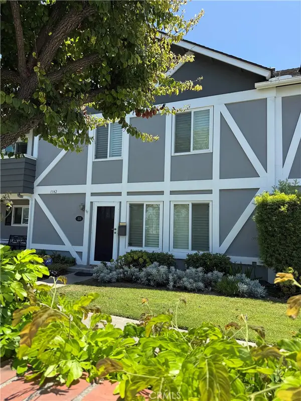 3342 Bradbury, Los Alamitos, CA 90720