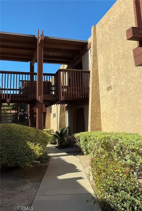 1000 W Macarthur, Santa Ana, CA 92707