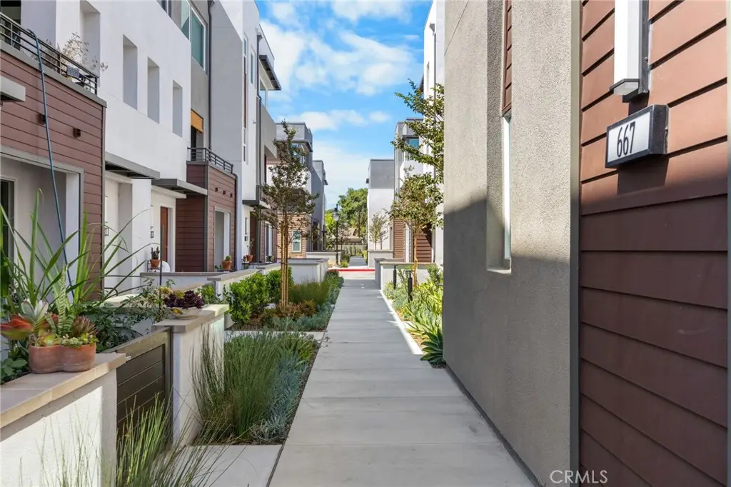 669 S Lyon Street, Santa Ana, CA 92705 - #1