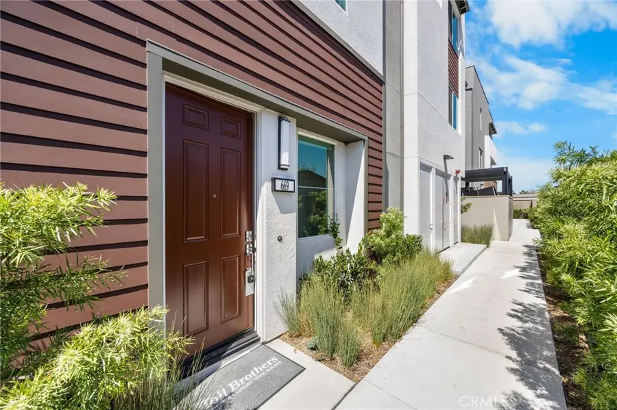 669 S Lyon Street, Santa Ana, CA 92705 - #3