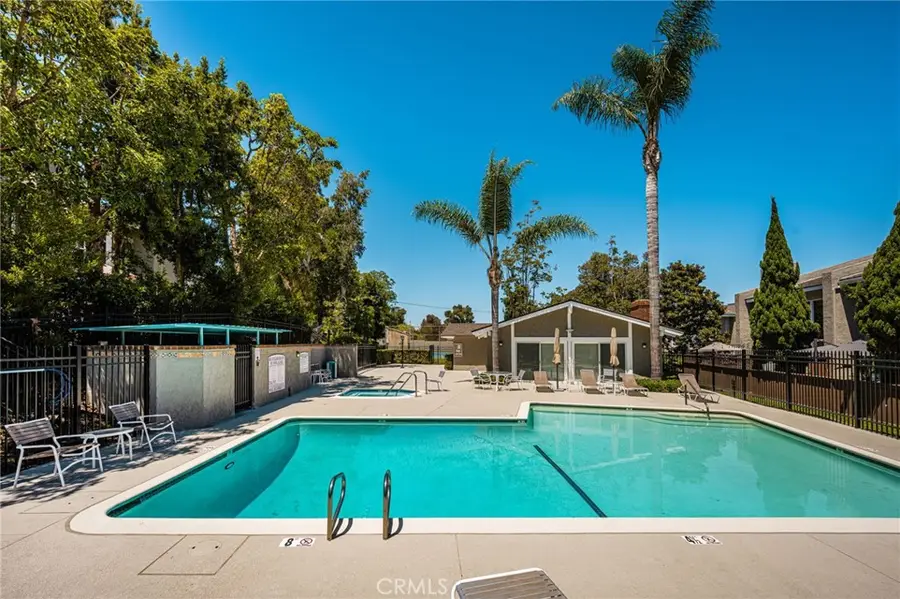 18571 Vallarta, Huntington Beach, CA 92646 - #3