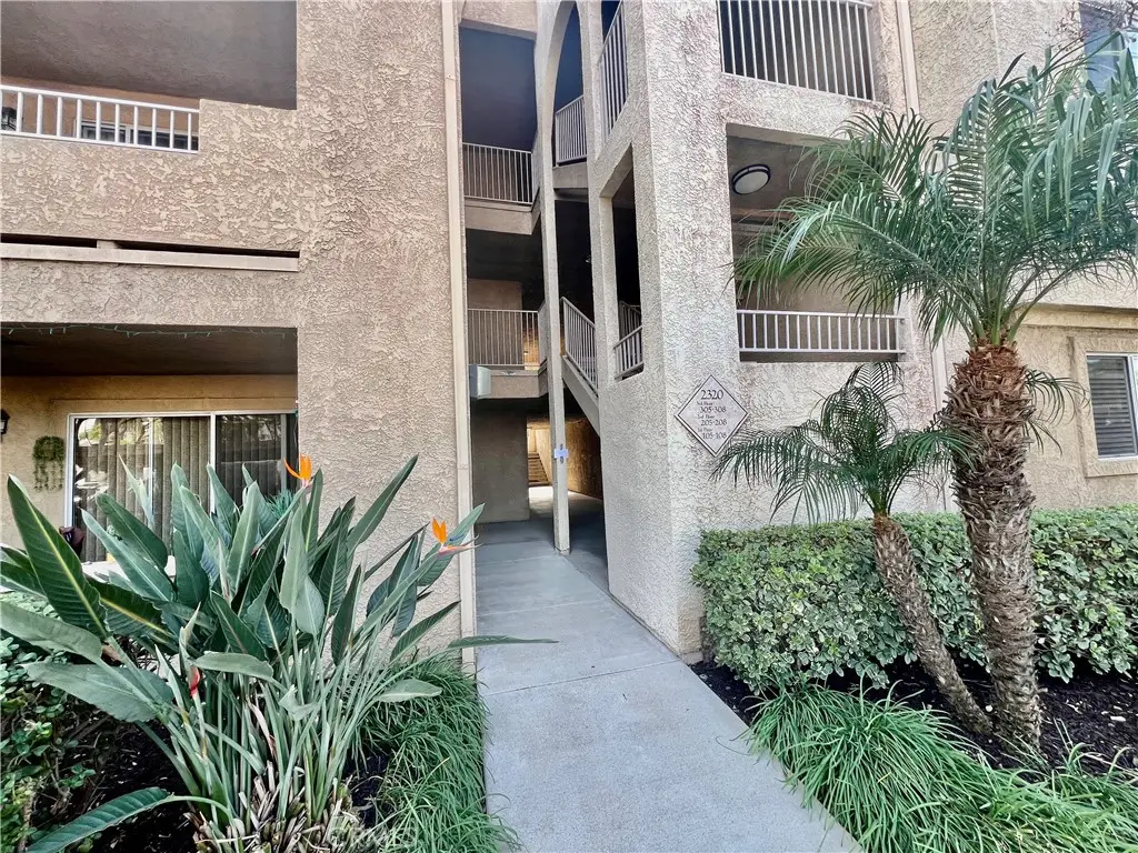 2320 Del Mar, Corona, CA 92882 - #1