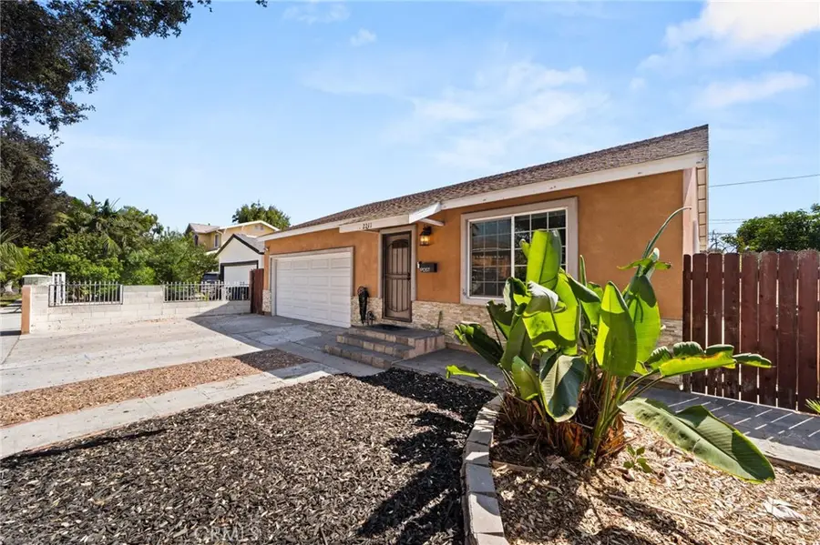 2211 Oak Street, Santa Ana, CA 92707 - #3