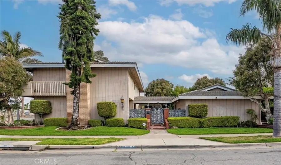 17188 Edgewater, Huntington Beach, CA 92649 - #2