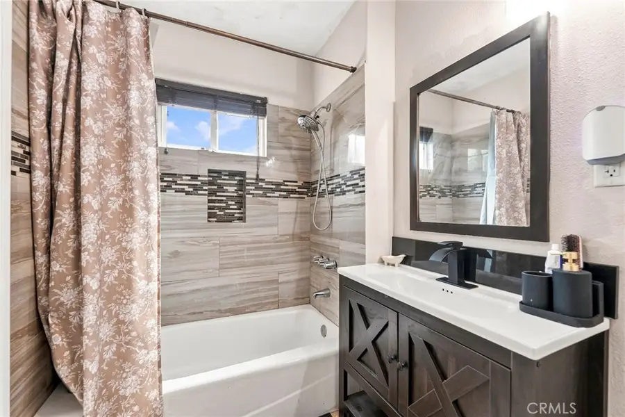 12122 207th, Lakewood, CA 90715 - #2