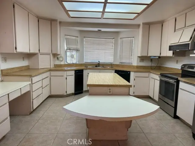 11571 Palmwood Dr., Garden Grove, CA 92840 - #2
